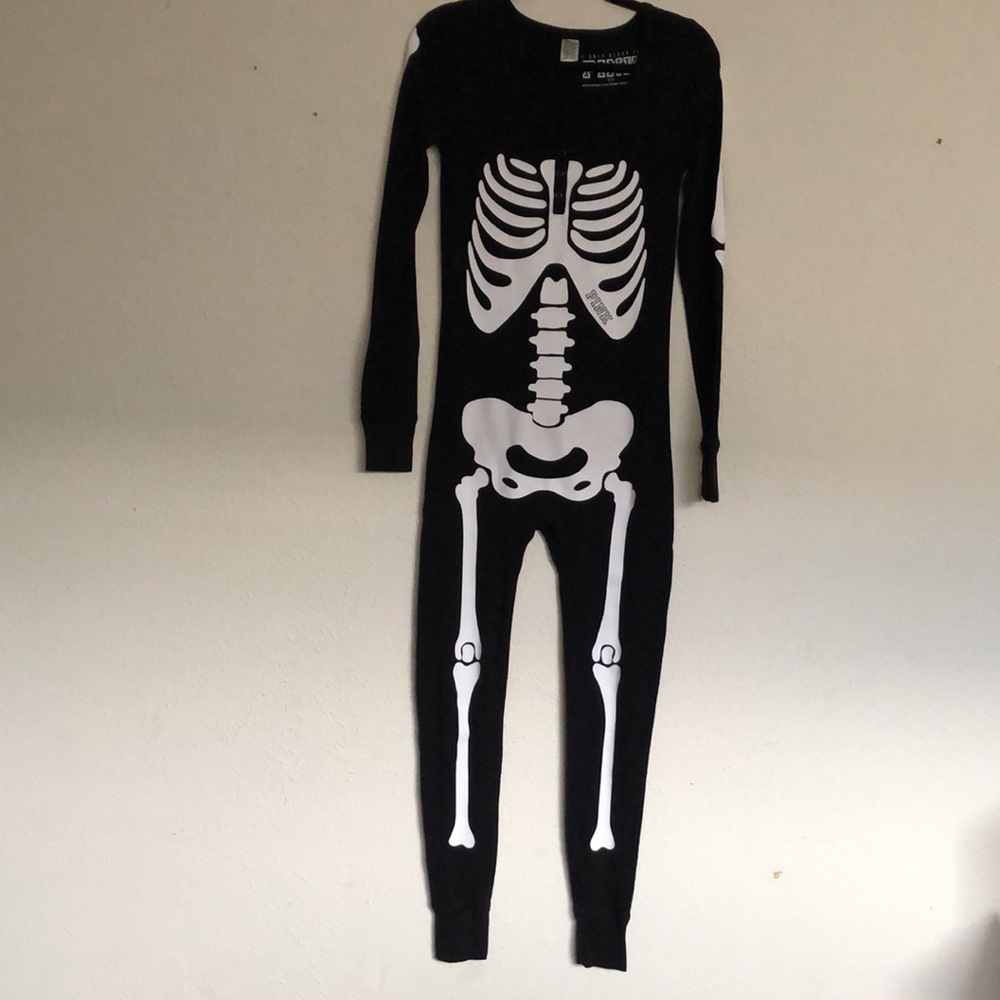 Victoria’s Secret Glow In Dark Bones Skeleton 2016 thermal Onsie Small
